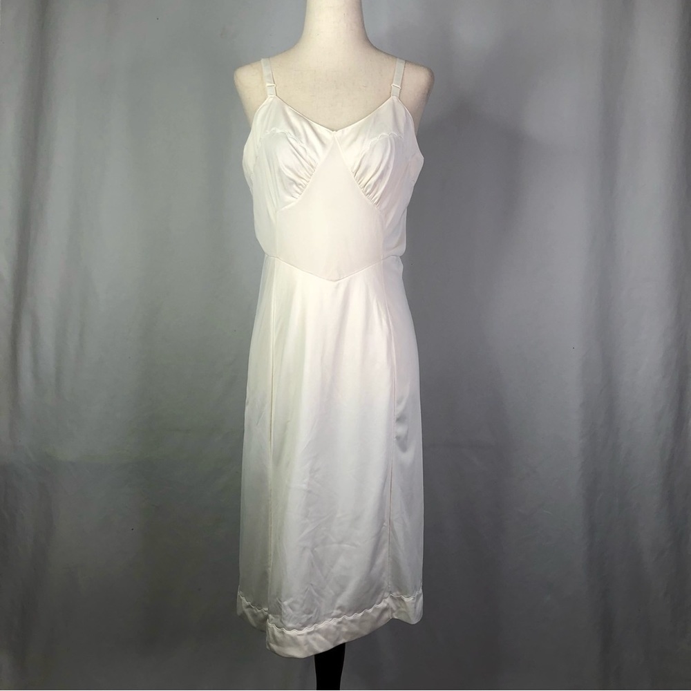VINTAGE Aristocraft slip ivory scallop embroidery 38 tall bridal sissy grunge